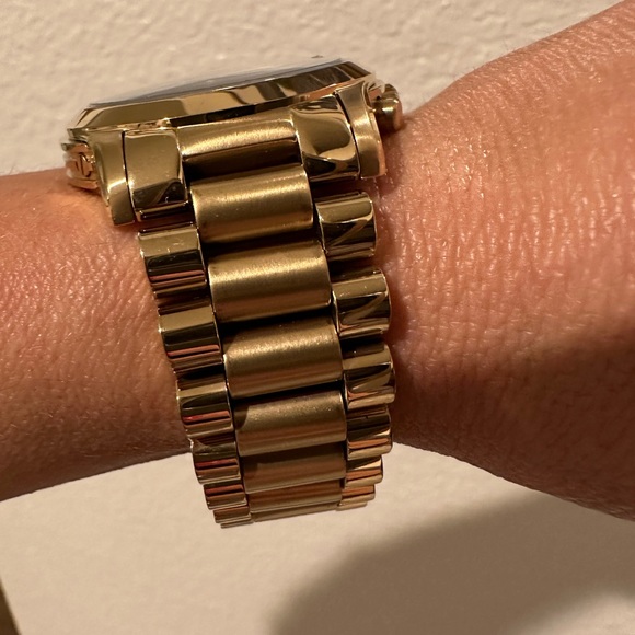 Watch - Picture 3 of 4